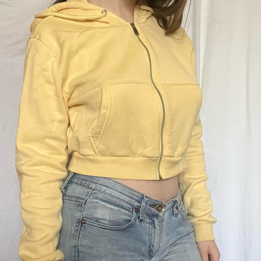 pastel yellow crop top zip up jacket!